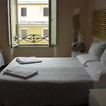 Carlo Alberto House 3* روما