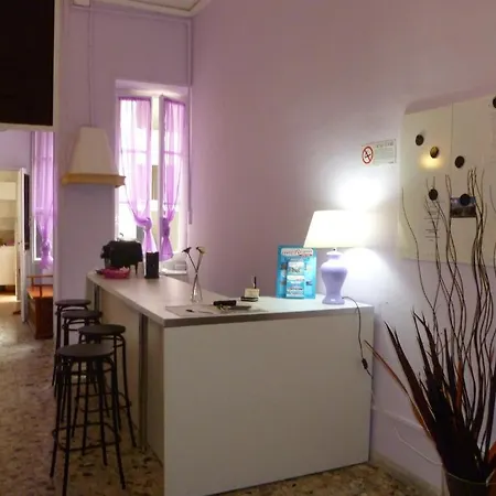 Alojamento de Acomodação e Pequeno-almoço Carlo Alberto House 3*