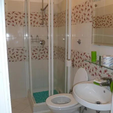 Alojamento de Acomodação e Pequeno-almoço Carlo Alberto House 3*