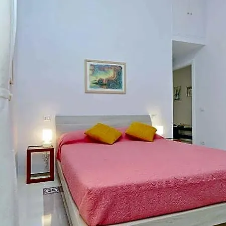 Acomodação com café da manhã  Carlo Alberto House 3*